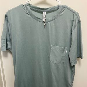 Pre-owned Men’s Vuori Tradewind Performance tee M